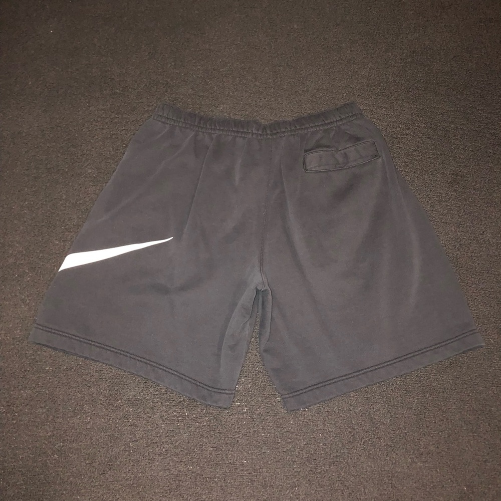 Nike Sweat-shorts. Size Large. Black Color. - Picture 9 of 10